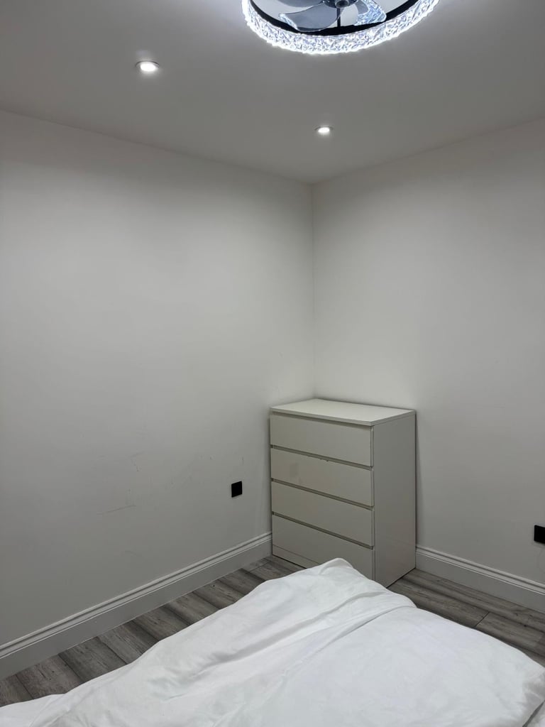 DOUBLE ROOM FOR RENT IN SOUTH OCKENDON AREA