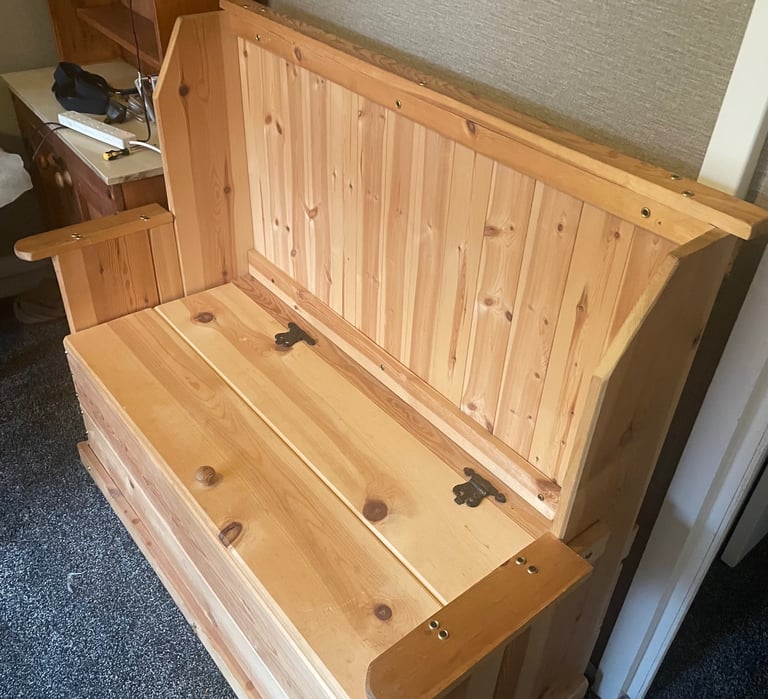Pine Monks bench settle seat with storage