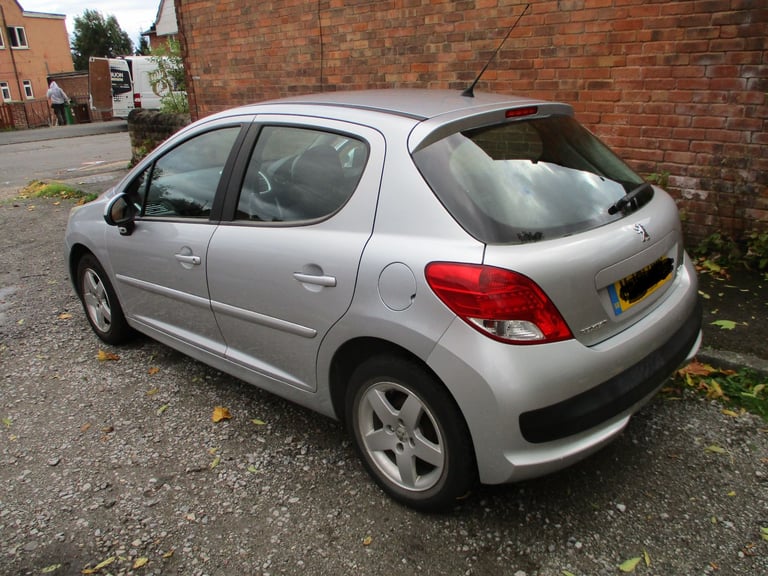 Peugeot, 207, 1.4 Litre Engine, Petrol, Manual, 5 Door Hatchback (10 Months MOT)