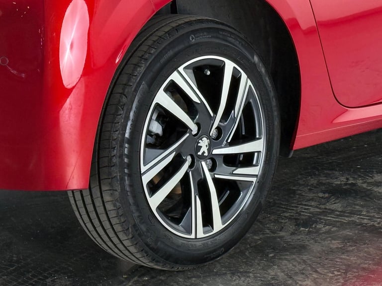  Peugeot 208 1.2 PureTech Allure Premium + Euro 6 (s/s) 5dr Petrol Manual