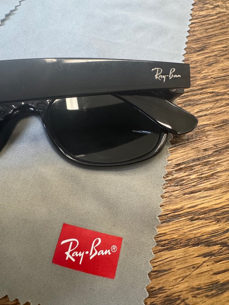 Ray-Ban New Wayfarer Classic Black Sunglasses – Made in Italy