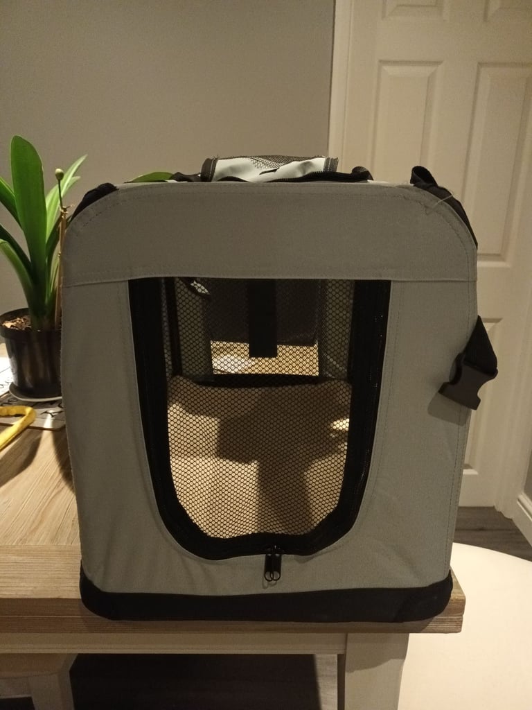 Pet carrier