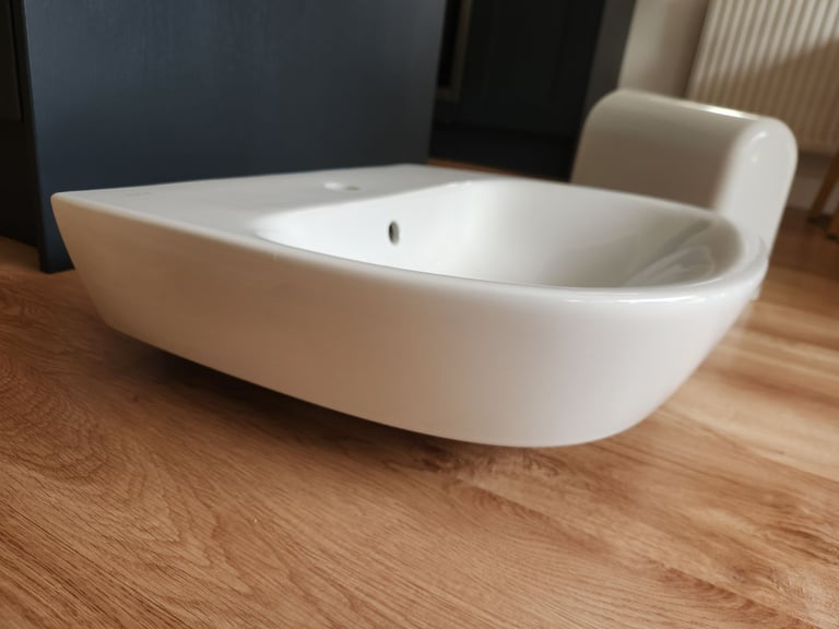 Vitra Zentrum semi-pedestal bathroom sink 550mm
