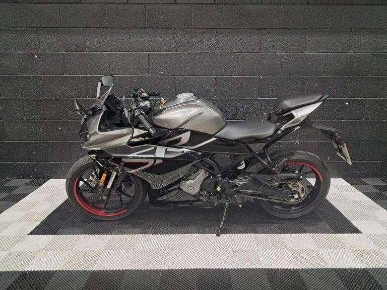 2024 24 CFMOTO 300SR 300 SPORT RACING PETROL MANUAL EURO 5 (28 PS)