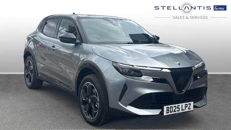 image for 2025 Alfa Romeo Junior 1.2 MHEV Ibrida e-DCT Euro 6 (s/s) 5dr SUV Hybrid Automatic
