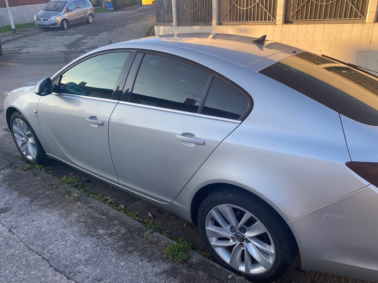 Vauxhall, Insignia, 1.6 Sri nav diesel long mot very economical 