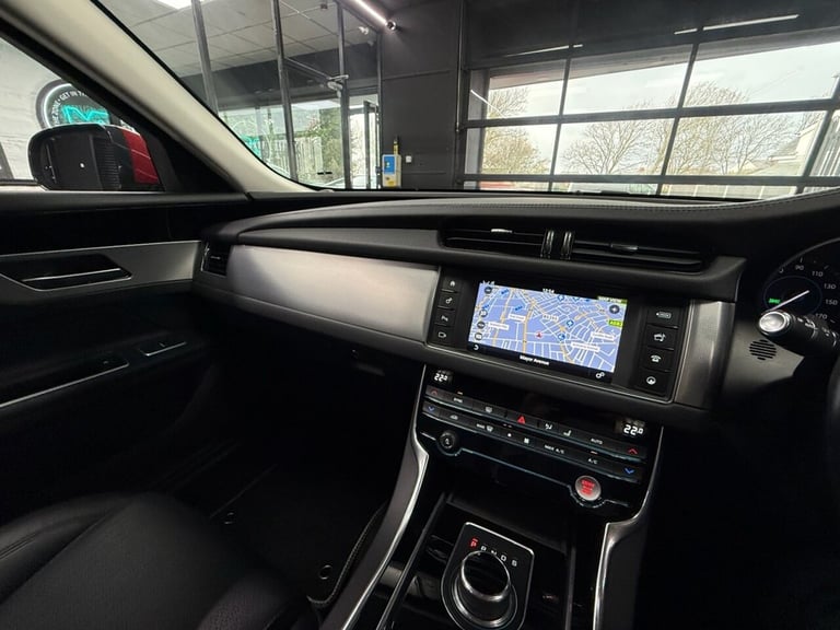 2017 Jaguar XF 2.0d Prestige 4dr Auto SALOON DIESEL Automatic