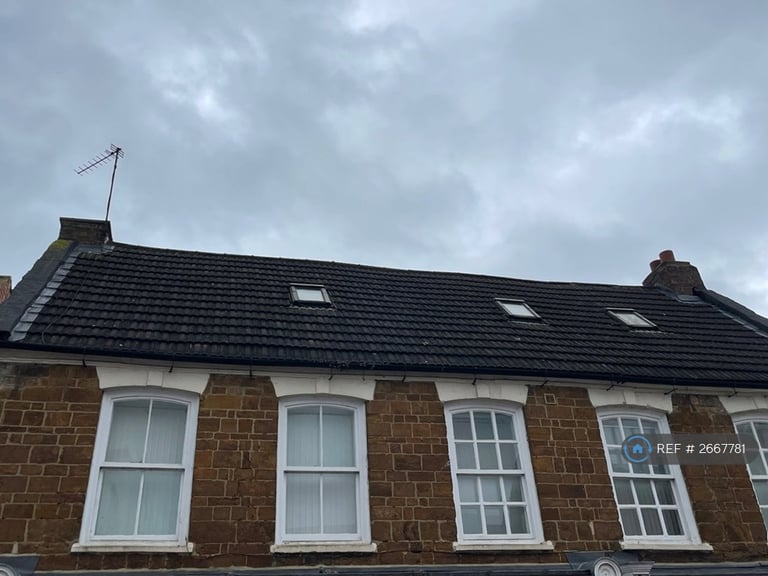 1 bedroom flat in Cambridge Street, Wellingborough, NN8 (1 bed) (#2667781)