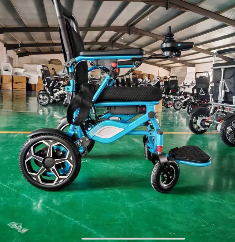 Folding electric wheelchair 