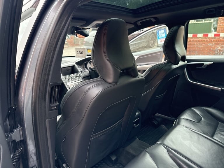 2016 Volvo XC60 D5 [220] R DESIGN Lux Nav 5dr AWD Geartronic ESTATE DIESEL Automatic