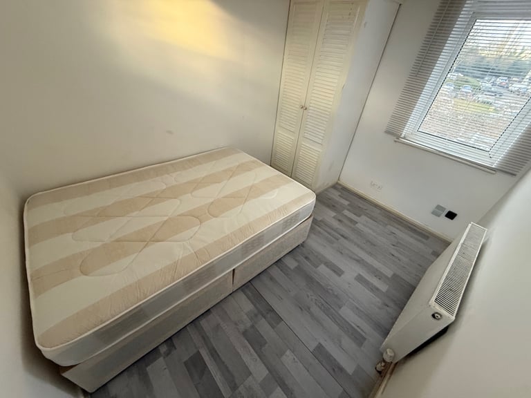Singe Bedroom 