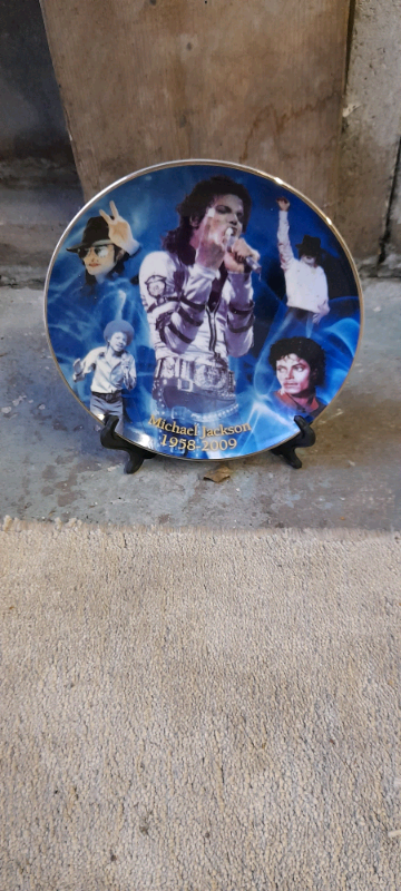 Michael Jackson commerative plate