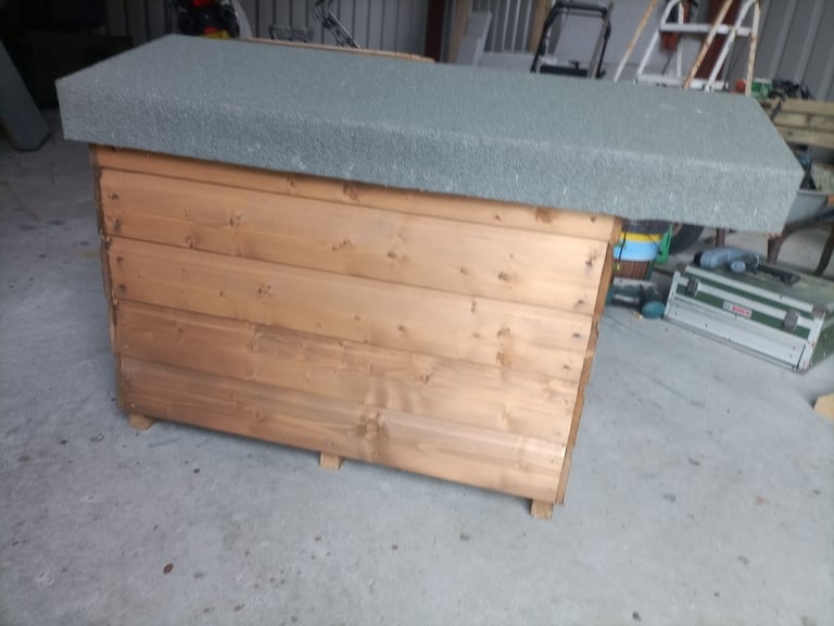 Medium dog kennel 