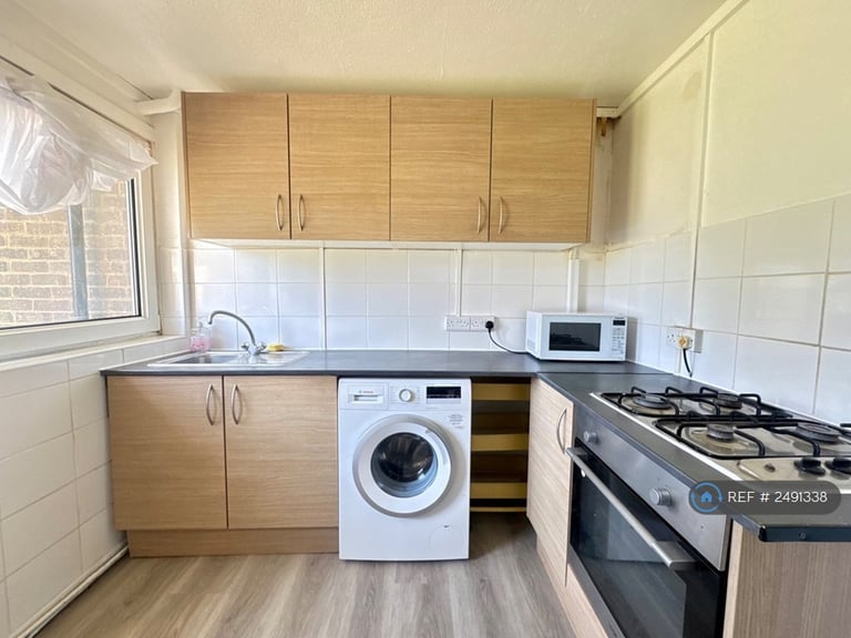2 bedroom flat in Britton Street, Gillingham, ME7 (2 bed) (#2491338)
