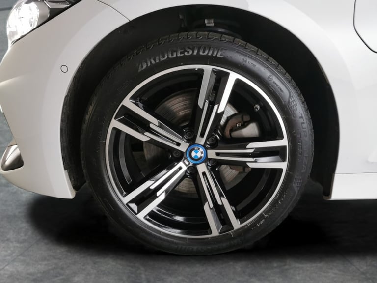 2024 BMW 3 Series 2.0 330e 12kWh M Sport Touring 5dr Petrol Plug-in Hybrid Auto Euro 6 (s/s)  Est...