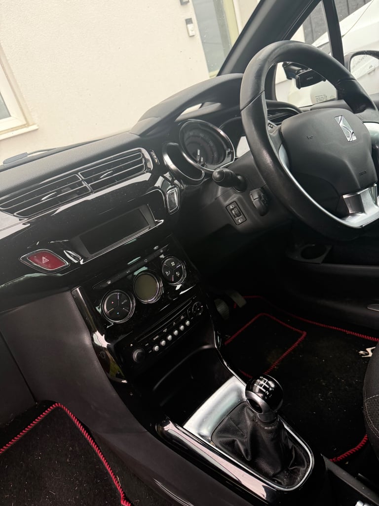 Citroen, DS3, Hatchback, 2012, Manual, 1560 (cc), 3 doors