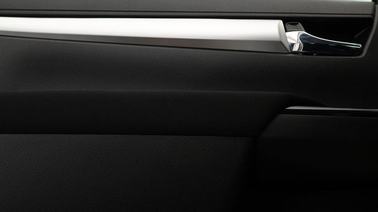 2024 Toyota Hilux 2.8 D-4D Invincible Pickup Double Cab 4dr Diesel Auto 4WD Euro 6 (s/s) (204 Pic...