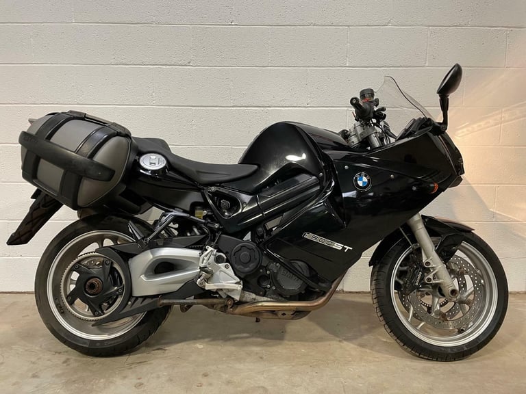 2011 - BMW F 800ST - SIDE LUGGAGE - ONLY 14K MILES - USED MOTORCYCLE 