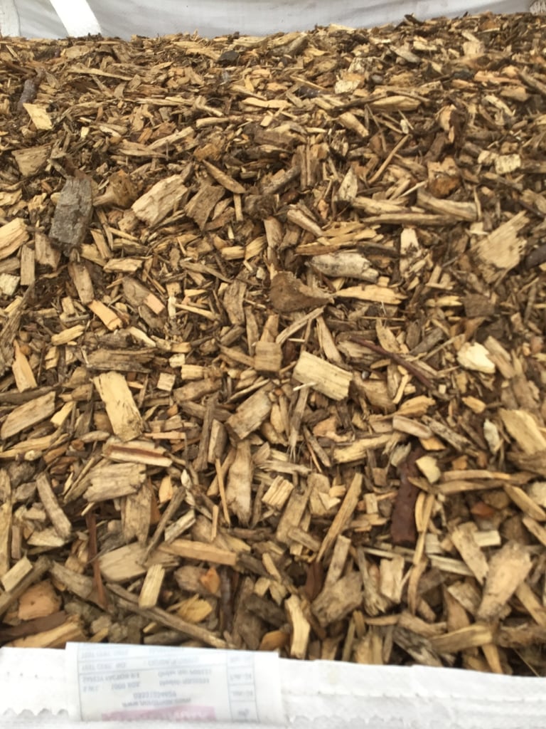 Woodchip ( not bark) decorative mulch FREE DELIVERY 