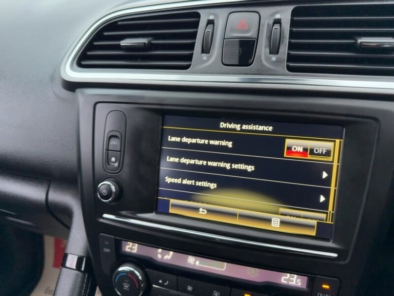 2017 Renault Kadjar TCe Dynamique Nav SUV Petrol Manual