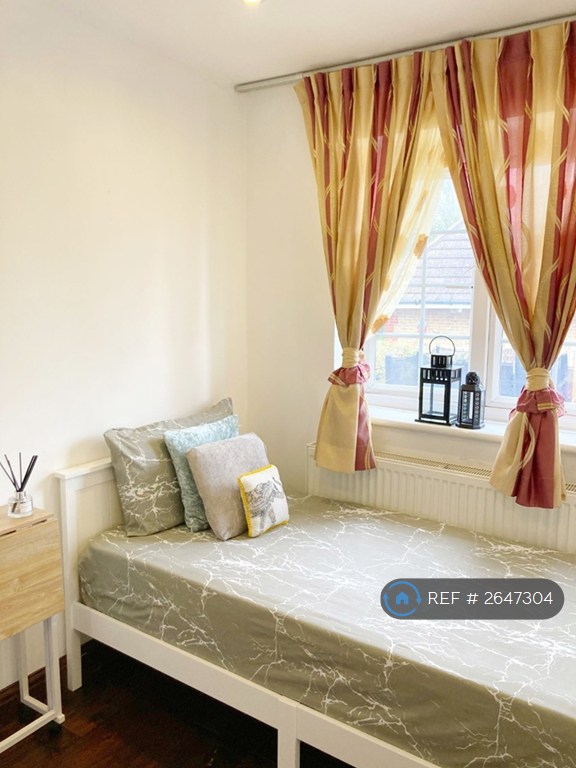1 bedroom in Larcombe Close, Croydon, CR0 (#2647304)