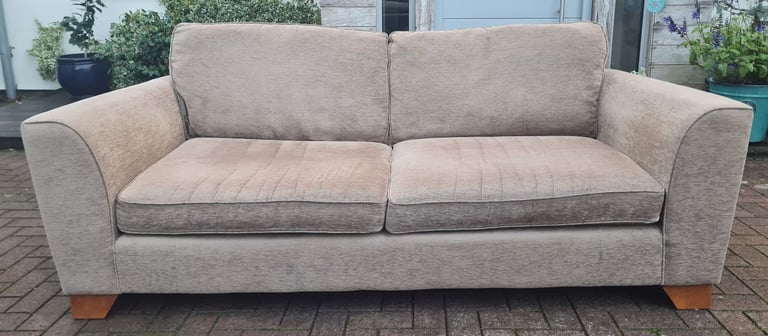 image for DELIVERY INCLUDED VGC SUPERB QUALITY M and Slarge 2 to 3 seater beige ribbed cotton fabric sofa 