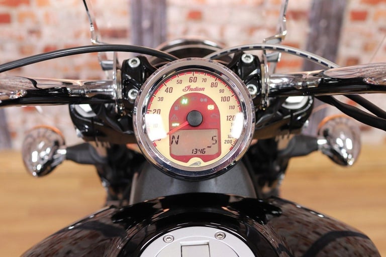 2016 INDIAN SCOUT - 11,274 MILES - INDIAN STAGE 1 EXHAUST, PANNIERS AND SCREEN