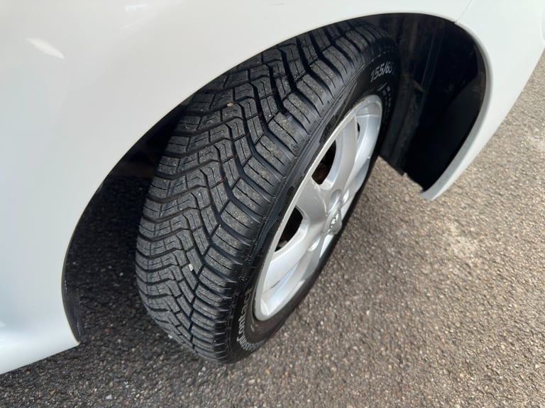 2013 Toyota AYGO 1.0 VVT-i Mode 5dr HATCHBACK Petrol Manual