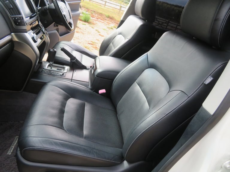2014 Toyota Landcruiser Amazon ZX 4.6 V8 Petrol 8 Seater 4x4 Petrol Automatic