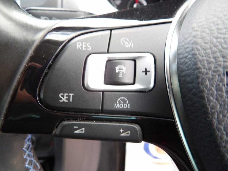 2015 Volkswagen Golf 85kW e-Golf 5dr Auto HATCHBACK ELECTRIC Automatic