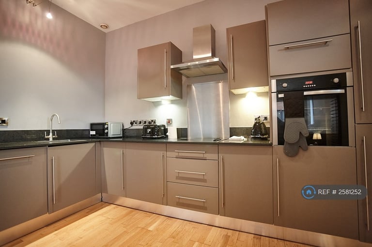 2 bedroom flat in Malta Street, Manchester, M4 (2 bed) (#2581252)
