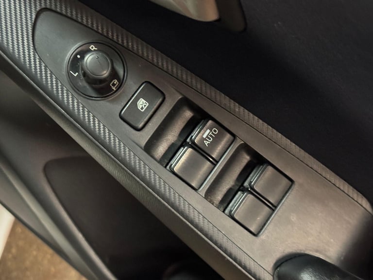 2015 Mazda Mazda2 1.5 SKYACTIV-G Sports Launch Edition Euro 6 (s/s) 5dr HATCHBACK Petrol Manual