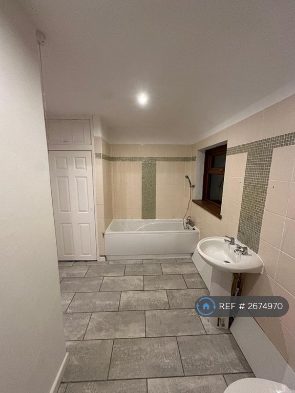 3 bedroom house in Hillrise, Abersychan, Pontypool, NP4 (3 bed) (#2674970)