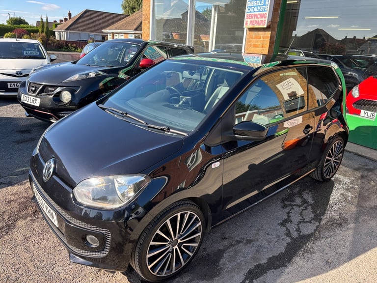 2013 Volkswagen up! 1.0 Groove Up 3dr HATCHBACK Petrol Manual