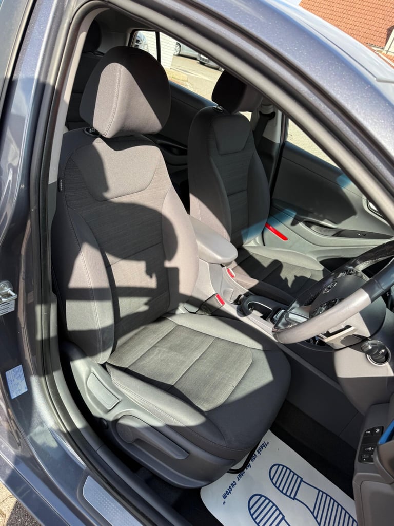 2018 Hyundai IONIQ 1.6 h-GDi Premium DCT Euro 6 (s/s) 5dr HATCHBACK Petrol/Electric Hybrid Automatic