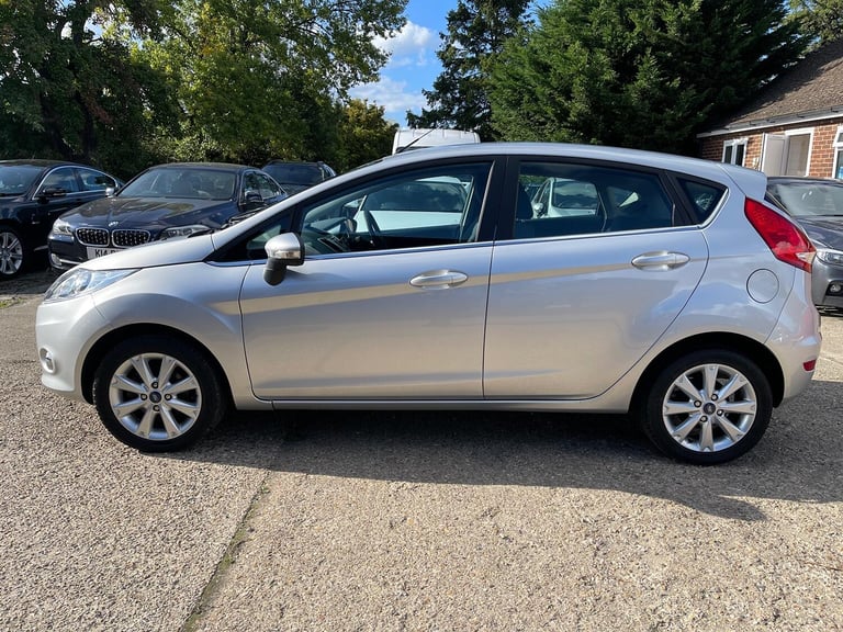 FORD FIESTA 1.4 Zetec 5dr 2011