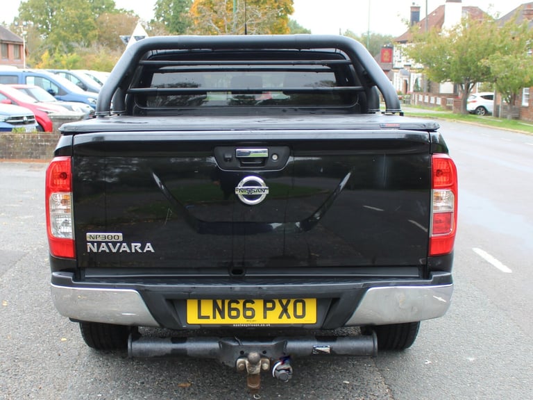2016 Nissan Navara 2.3 dCi Acenta+ Pickup Double Cab 4dr Diesel Manual 4WD Euro
