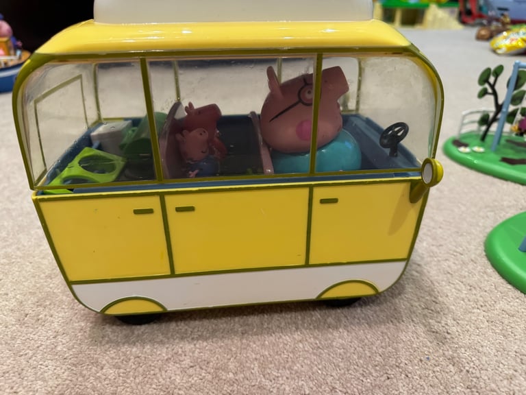 Peppa Pig - Campervan & playground set bundle