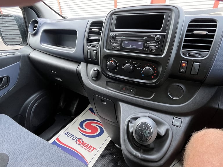 VAUXHALL VIVARO TRAFFIC 1.6 CDTi 2900 ecoFLEX White Manual Diesel 2017