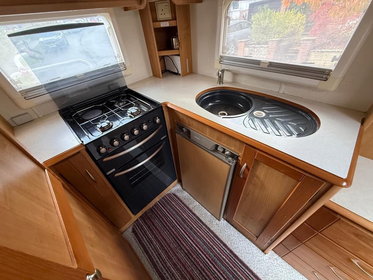 Auto-trail Tracker SE 2 Berth End Kitchen Motorhome For Sale 