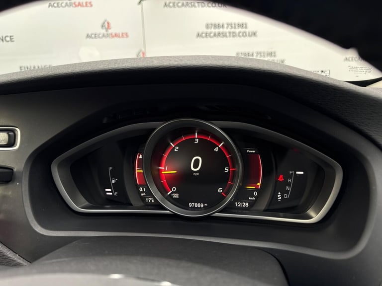 2016 Volvo V40 D3 [4 Cyl 150] Inscription 5dr Geartronic HATCHBACK DIESEL Automatic