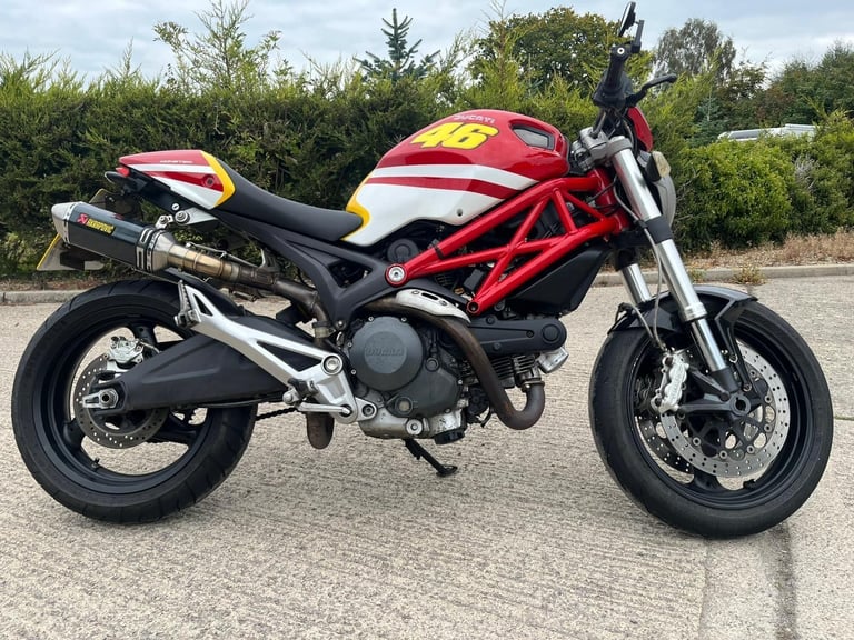2008 08 DUCATI MONSTER 696 PLUS M696  RED NAKED M 696 RETRO CAFE STYLE