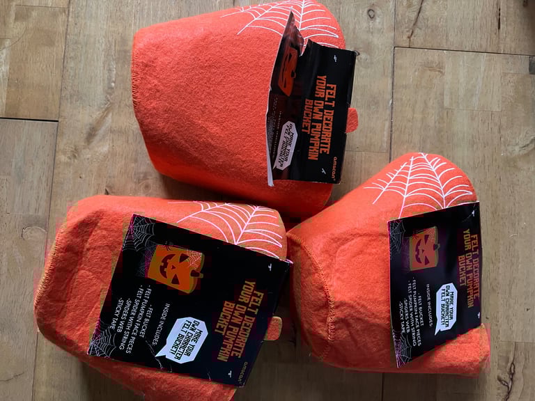 3 x Amscan decorate your own felt Hallowe’en pumpkin buckets