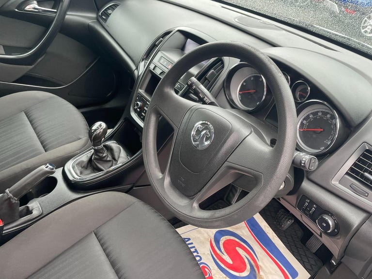 2014 Vauxhall Astra 1.3 CDTi ecoFLEX Exclusiv Hatchback 5dr Diesel Manual Euro 5 (s/s) (95 ps) HA...