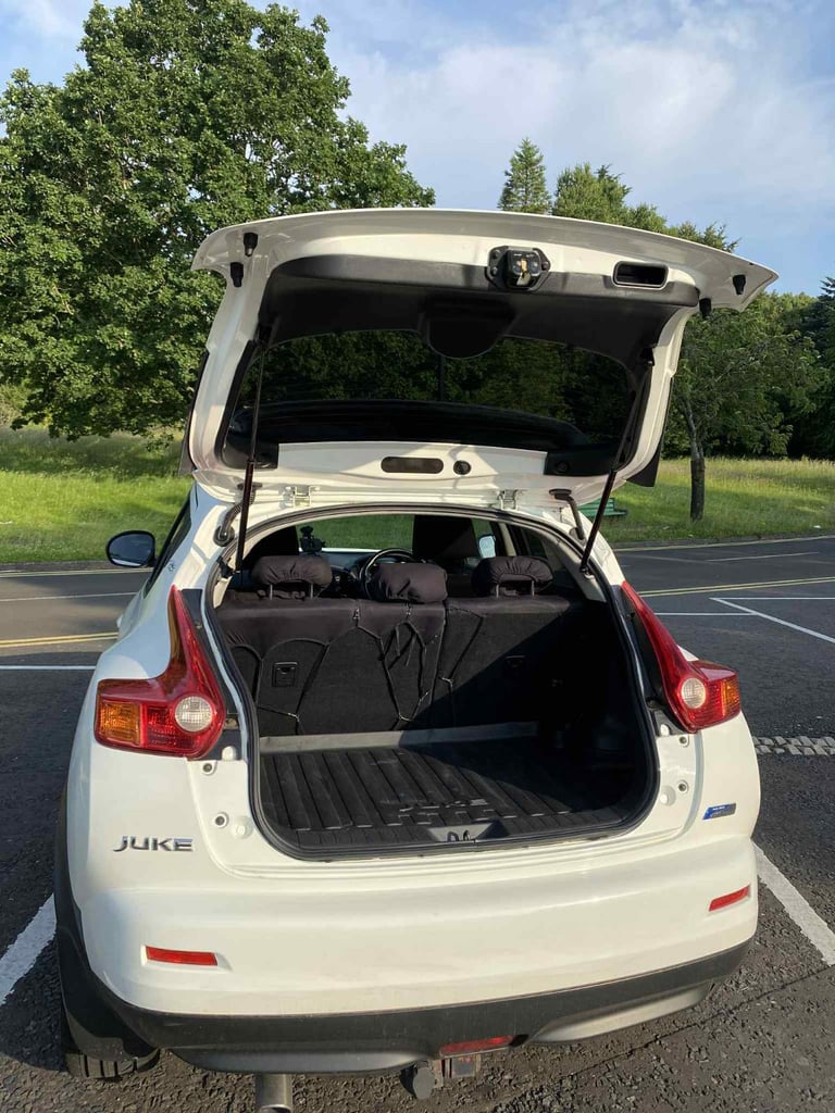 Nissan, JUKE, Hatchback, 2013, Manual, 1461 (cc), 5 doors