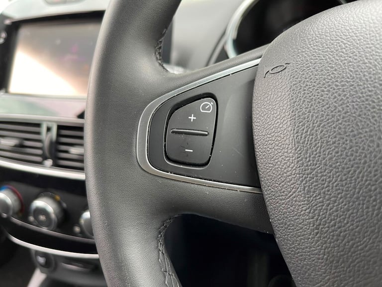 2018 Renault Clio 1.5 dCi Urban Nav Hatchback 5dr Diesel Manual Euro 6 (s/s) (90 ps) Hatchback Di...