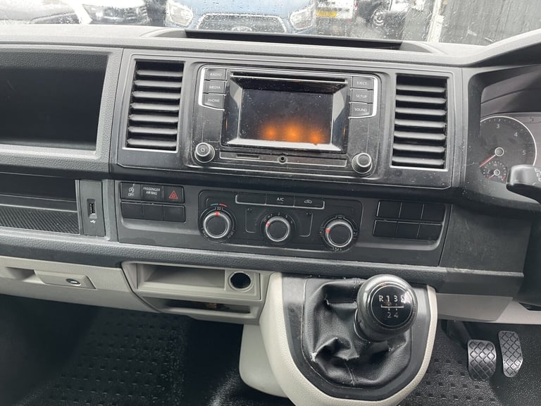 VOLKSWAGEN TRANSPORTER 2.0 TDI T32 BLUEMOTION STARTLINE LWB EURO 6 2017