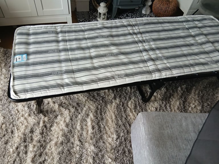 Fold out single bed