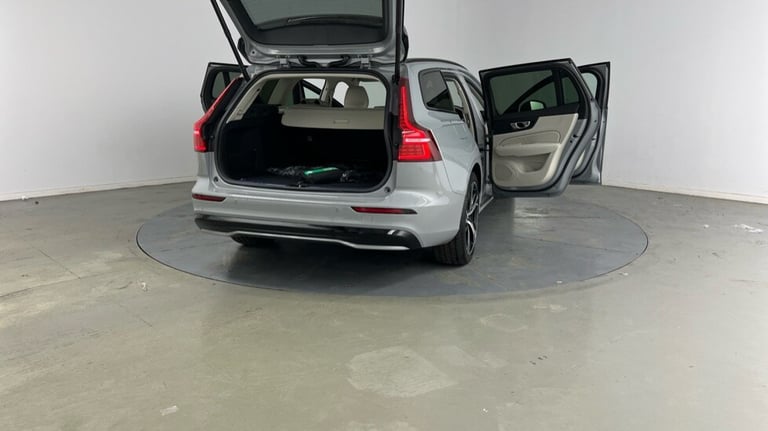 2025 Volvo V60 Plus, B4 Mild hybrid, Petrol, Dark Estate Petrol Automatic