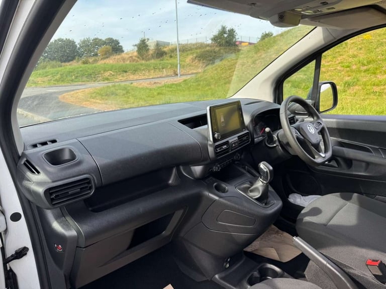 2020 Vauxhall Combo 1.5 Combo 2300 Sportive S/S Panel Van Diesel Manual